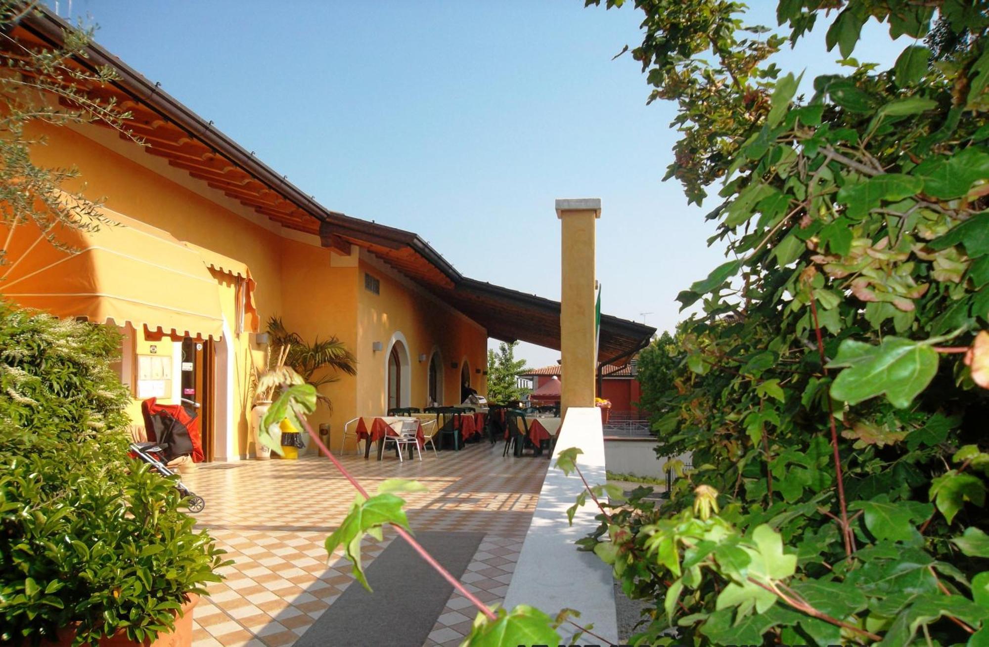 Albergo Le Piante Manerba del Garda Exterior photo