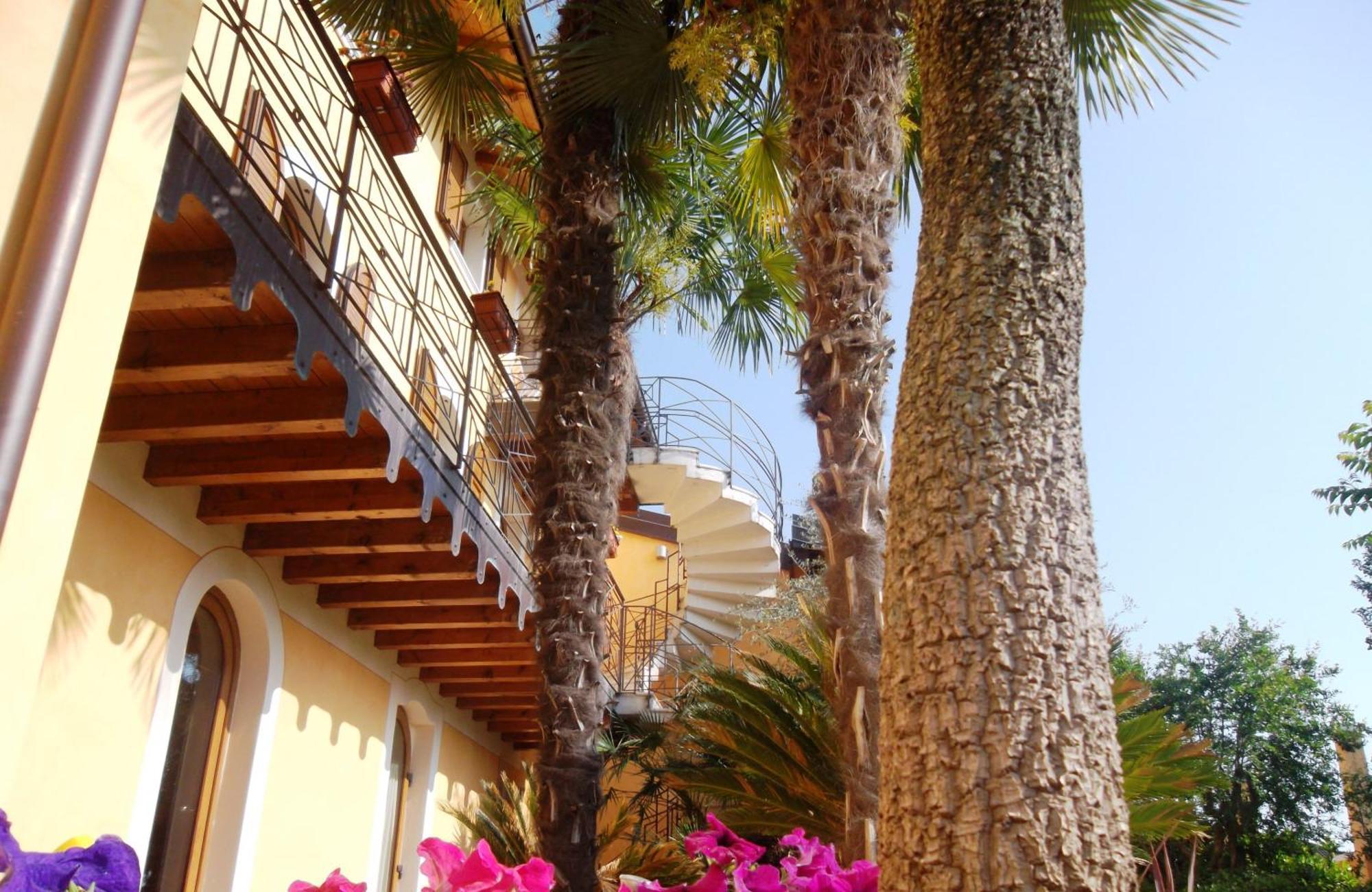 Albergo Le Piante Manerba del Garda Exterior photo