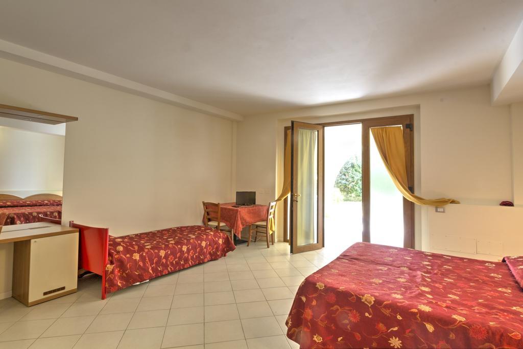 Albergo Le Piante Manerba del Garda Exterior photo