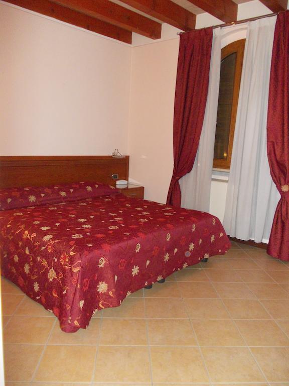Albergo Le Piante Manerba del Garda Exterior photo